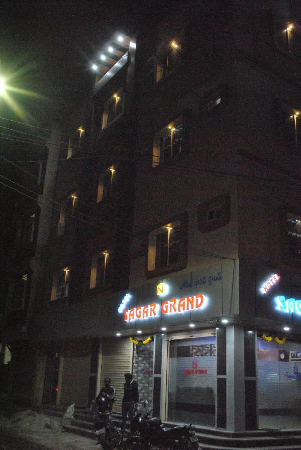 โรงแรมสาคร แกรนด์ Secunderabad ภายนอก รูปภาพ